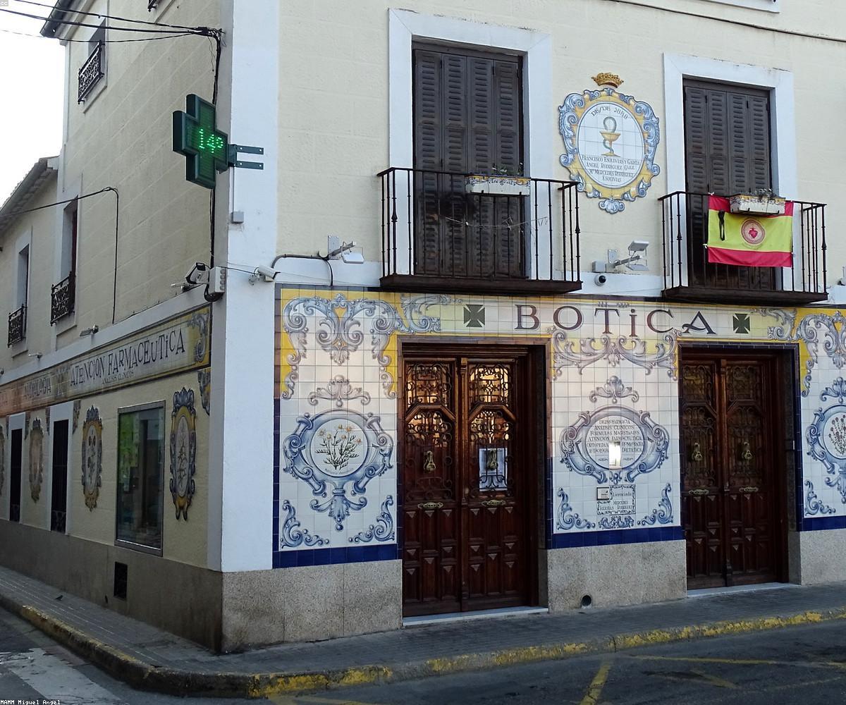 Fachada de Farmacia LARRI