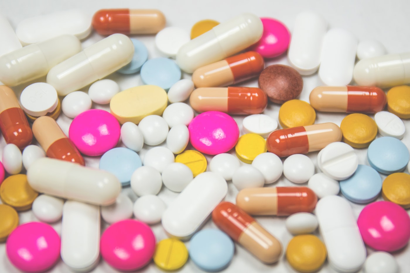 Surtido de productos de Farmacia LARRI